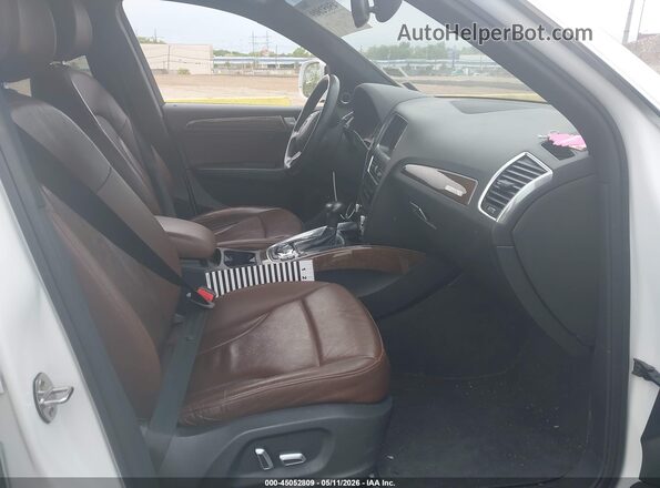 WA1L2AFP1HA094553 2017 AUDI Q5 White Front interior view