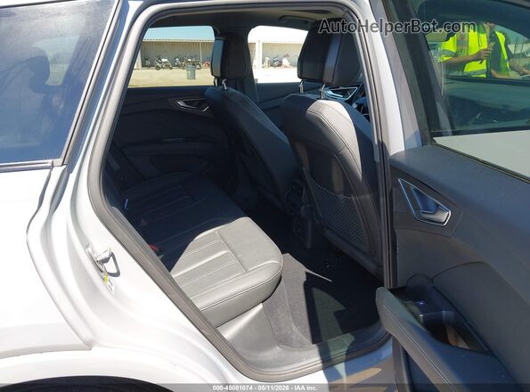 WA1L2BFZ2RP006860 2024 AUDI Q4 Серый Вид наклейки с VIN-кодом