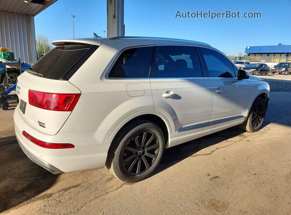 WA1LAAF70HD040680 2017 AUDI Q7 White 