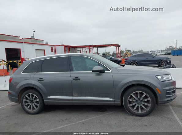 WA1LAAF70JD002906 2018 AUDI Q7 Gray Rear interior view