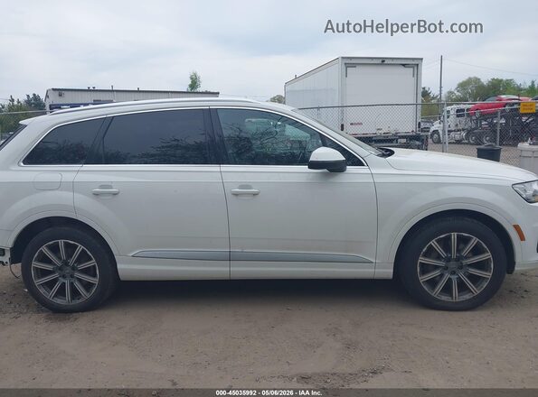 WA1LAAF71JD029063 2018 AUDI Q7 White Вид задньої частини салону