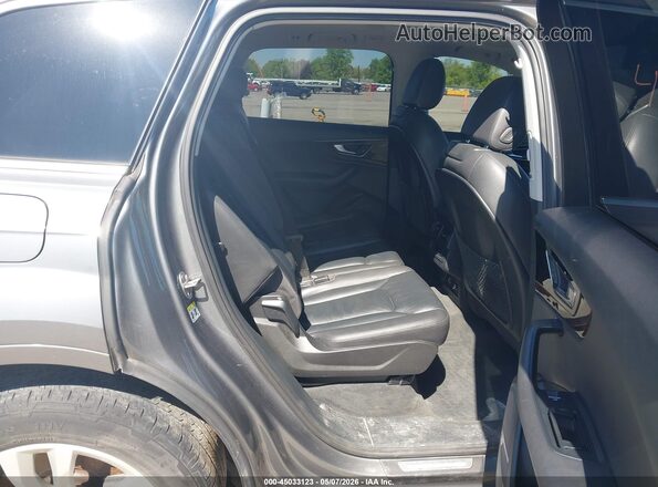 WA1LAAF72JD025720 2018 AUDI Q7 Gray VIN sticker view