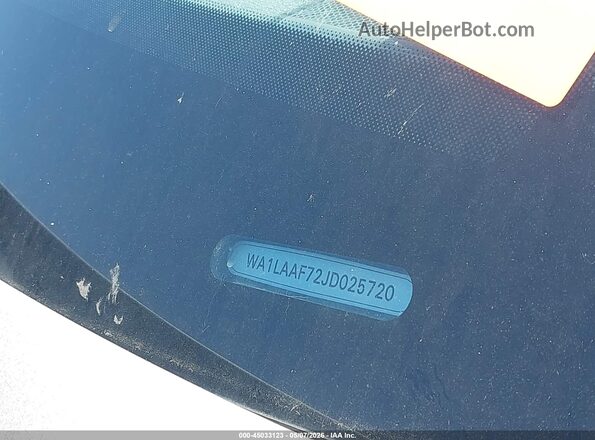 WA1LAAF72JD025720 2018 AUDI Q7 Gray Engine compartment view