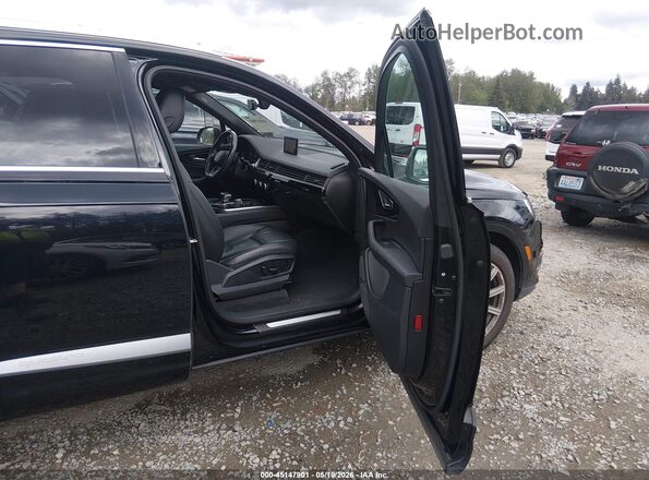 WA1LAAF73JD009333 2018 AUDI Q7 Black Front interior view