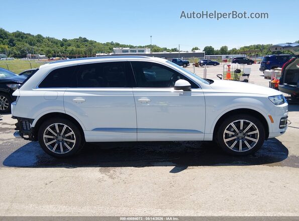 WA1LAAF74HD015006 2017 AUDI Q7 White 360 interior view