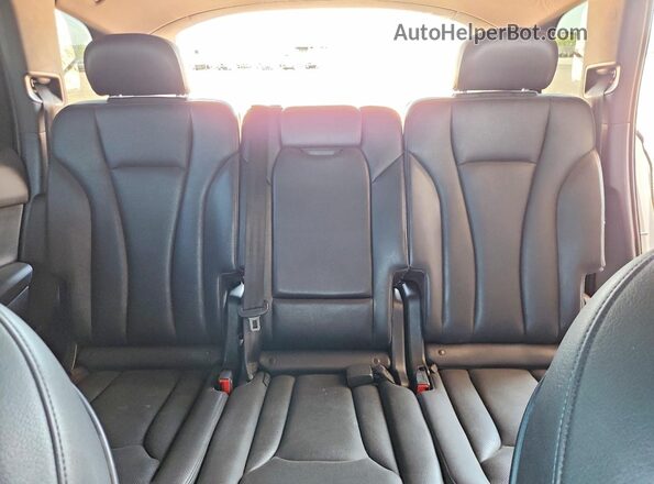 WA1LAAF75HD059404 2017 AUDI Q7 White Vista de los asientos traseros