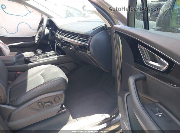 WA1LAAF77KD037217 2019 AUDI Q7 Gray Вид салону спереду