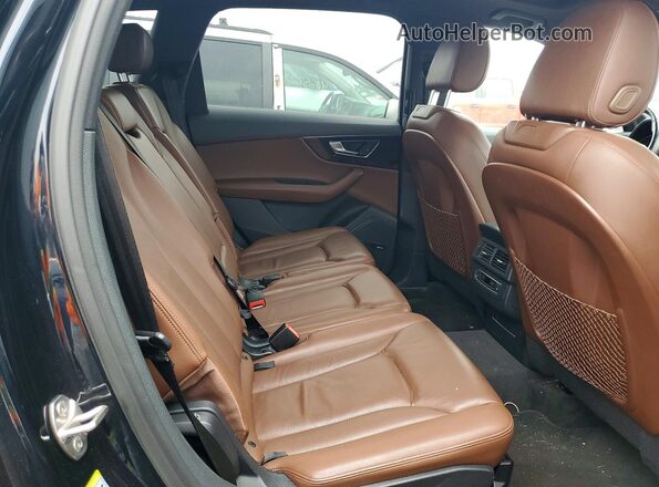 WA1LAAF78HD025022 2017 AUDI Q7 Black Rear seats view