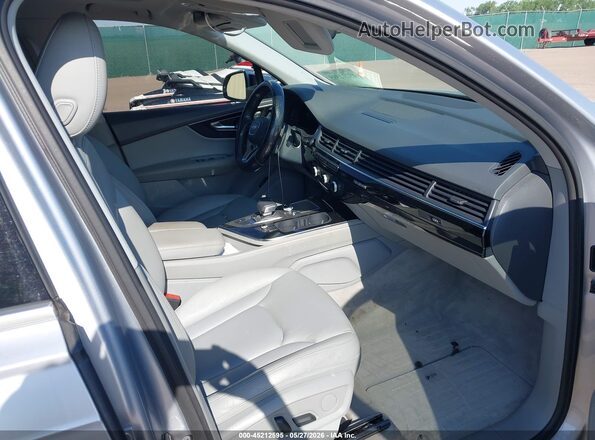 WA1LAAF7XHD048012 2017 AUDI Q7 Silver წინა სალონის ხედი