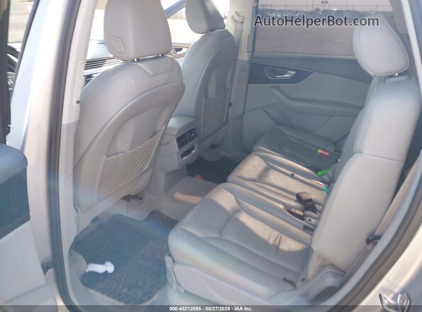WA1LAAF7XHD048012 2017 AUDI Q7 Silver VIN კოდის სტიკერის ხედი
