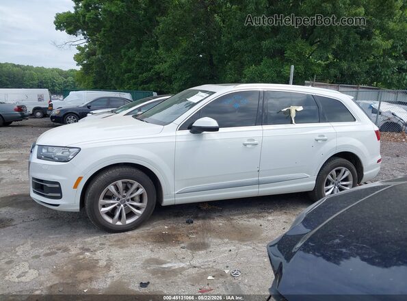 WA1LAAF7XJD004162 2018 AUDI Q7 White 360 interior view