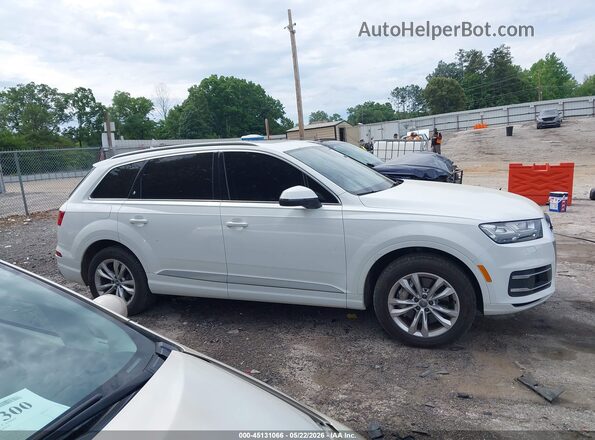 WA1LAAF7XJD004162 2018 AUDI Q7 White Rear interior view
