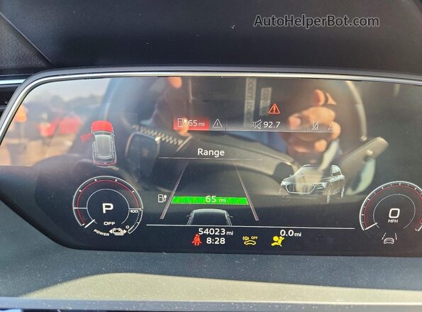 WA1LAAGEXMB010704 2021 AUDI E-TRON Серый Вид щитка приборов