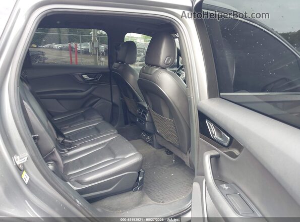WA1LABF75HD053091 2017 AUDI Q7 Gray Vista de la etiqueta del VIN