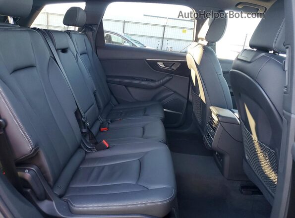 WA1LCBF7XSD007046 2025 AUDI Q7 Tan Հետևի նստատեղերի տեսք