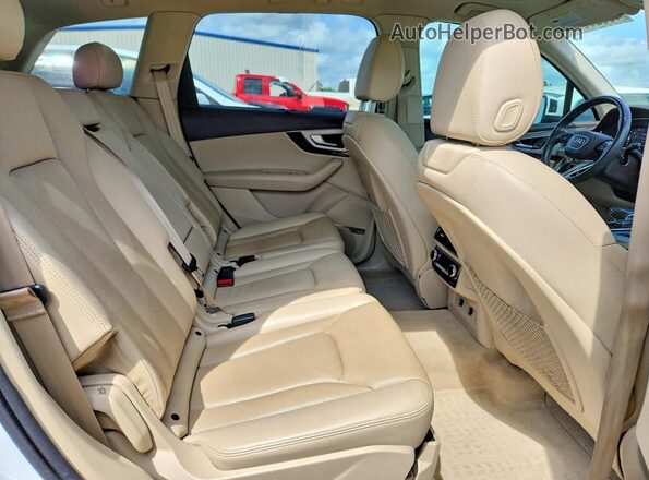 WA1LHAF70KD028371 2019 AUDI Q7 White Սալոնի հետևի տեսք