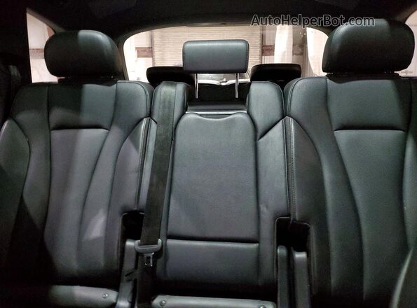 WA1LHAF71JD023890 2018 AUDI Q7 Silver Rear seats view