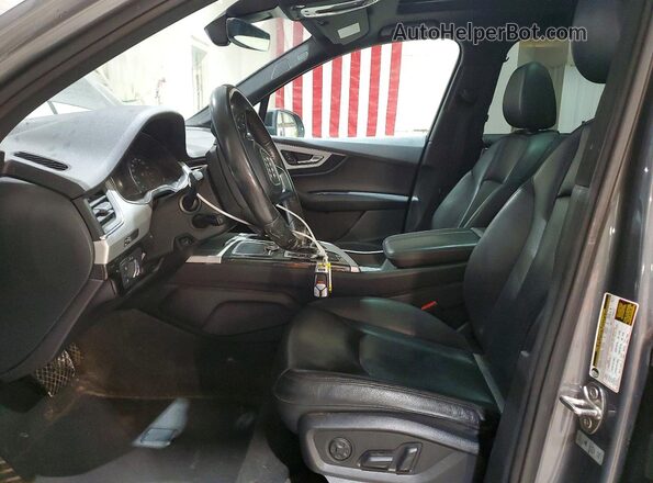 WA1LHAF71JD023890 2018 AUDI Q7 Silver Front interior view