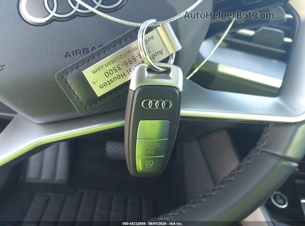 WA1LUBFZ3RP060601 2024 AUDI Q4 White Առջևի վահանակի տեսք