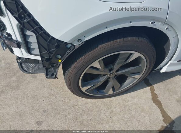 WA1LUBFZ3RP060601 2024 AUDI Q4 White 