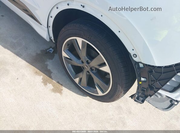 WA1LUBFZ3RP060601 2024 AUDI Q4 White 