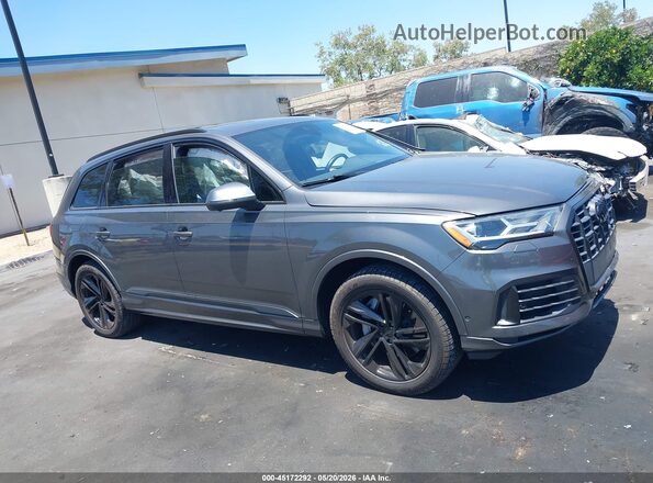 WA1LXAF70LD004253 2020 AUDI Q7 Gray 360 interior view