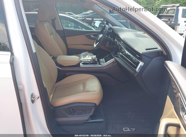 WA1LXAF72MD011884 2021 AUDI Q7 White Вид салону спереду