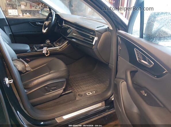 WA1LXAF73MD010534 2021 AUDI Q7 Black Вид салону спереду