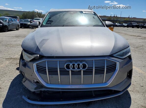 WA1VAAGE7KB024954 2019 AUDI E-TRON Silver Вид спереду