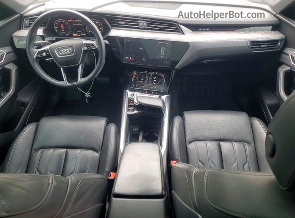 WA1VABGE4NB040748 2022 AUDI E-TRON Black Widok deski rozdzielczej