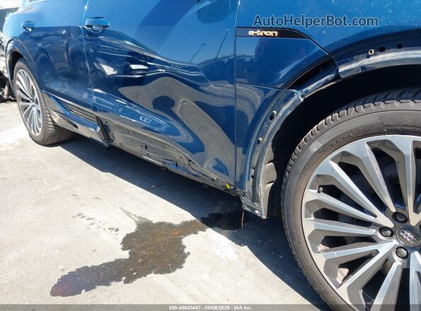WA1VABGE9KB024797 2019 AUDI E-TRON Green Front view