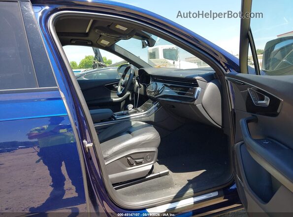WA1VXAF70MD019734 2021 AUDI Q7 Blue Вид салону спереду