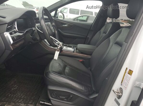 WA1VXAF72LD009401 2020 AUDI Q7 Белый Вид салона спереди