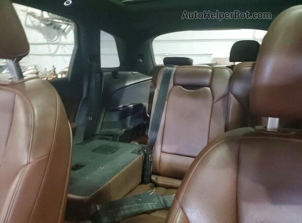 WA1WAAF77HD024215 2017 AUDI Q7 White Հետևի նստատեղերի տեսք
