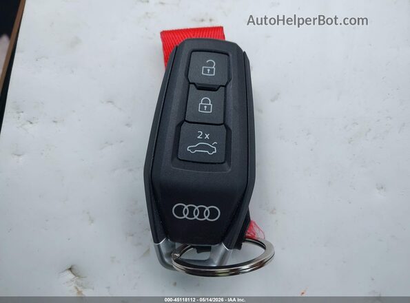 WAU2BCFU6SN069096 2025 AUDI ALL White Vista del salpicadero