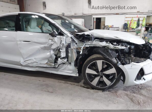 WAU3BCFU3SN053765 2025 AUDI ALL White Դիմացի տեսք