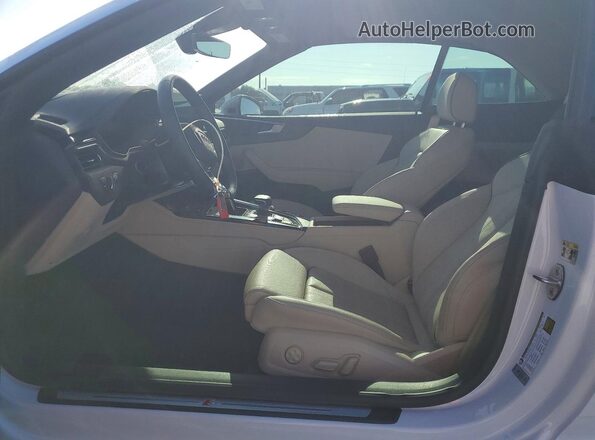 WAU5AGF5XRN001040 2024 AUDI OTHER White Вид салону спереду