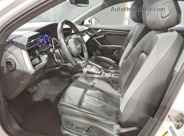 WAUAUDGY8RA066974 2024 AUDI OTHER White Vista interior delantera