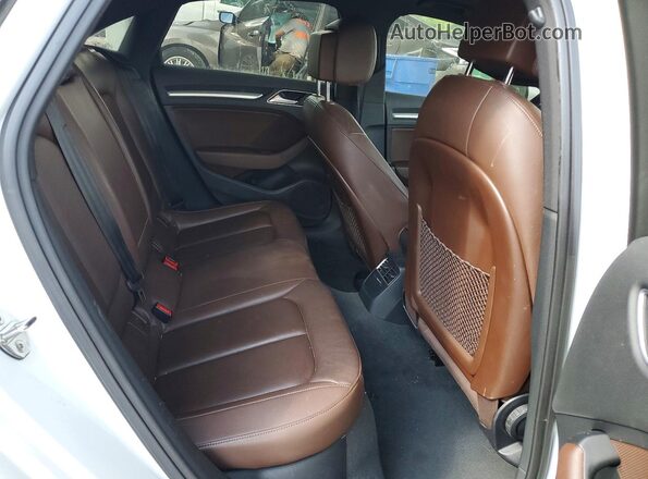 WAUAUGFF2H1033808 2017 AUDI OTHER White Vista de los asientos traseros
