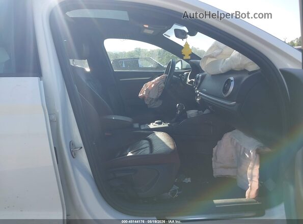 WAUAUGFF7H1042181 2017 AUDI A3 White Вид салону спереду