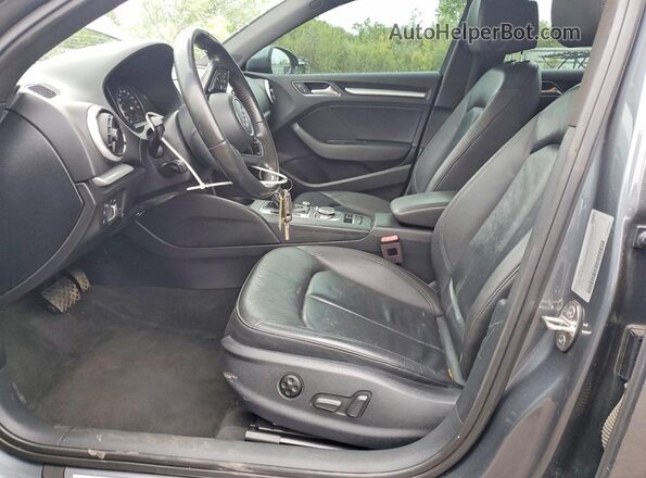 WAUAUGFFXJ1024232 2018 AUDI A3 Серебряный Вид салона спереди