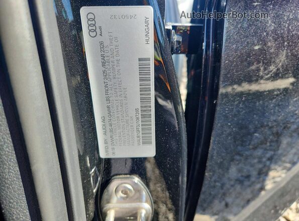 WAUB1GFF3J1087265 2018 AUDI S3 Black Widok komory silnika