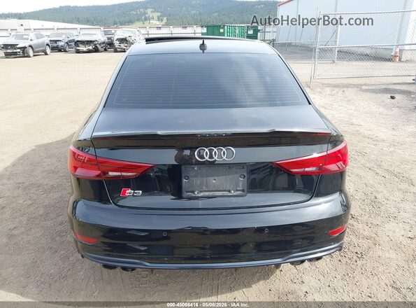 WAUB1GFF7J1060134 2018 AUDI S3 Black 