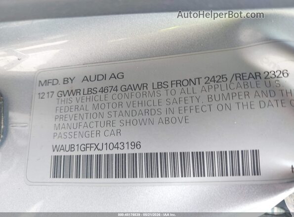 WAUB1GFFXJ1043196 2018 AUDI S3 Silver Widok komory silnika