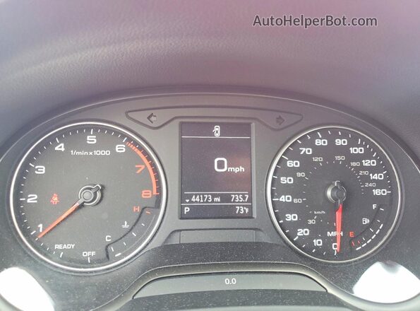 WAUB8GFF1J1038352 2018 AUDI A3 Red Vista del cuadro de instrumentos