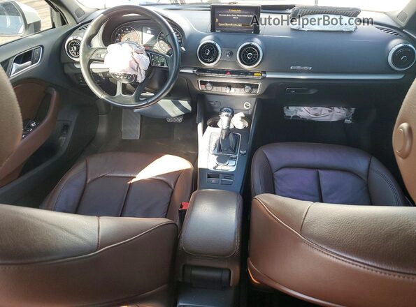 WAUB8GFF4J1041231 2018 AUDI A3 White Vista del salpicadero