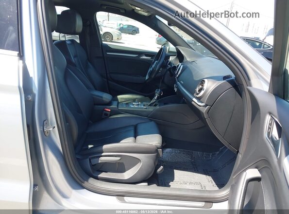 WAUB8GFF7J1009471 2018 AUDI A3 Silver Widok wnętrza z przodu