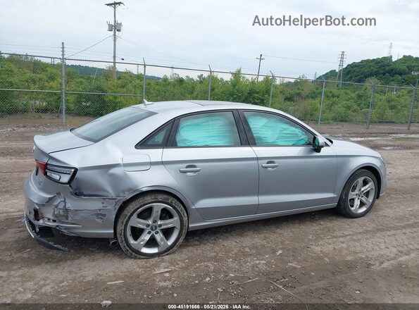 WAUB8GFFXH1047478 2017 AUDI A3 Silver Вид задньої частини салону