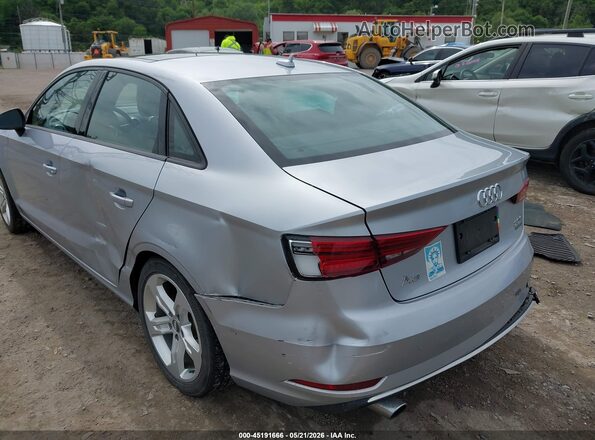 WAUB8GFFXH1047478 2017 AUDI A3 Silver Вид спереду
