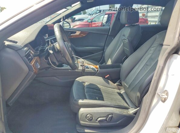 WAUBNCF5XKA006719 2019 AUDI A5 White Вид салону спереду